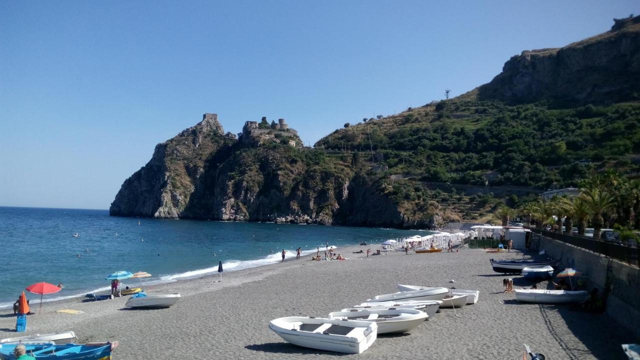 B&B Villa Carmen SantʼAlessio Siculo Exteriör bild