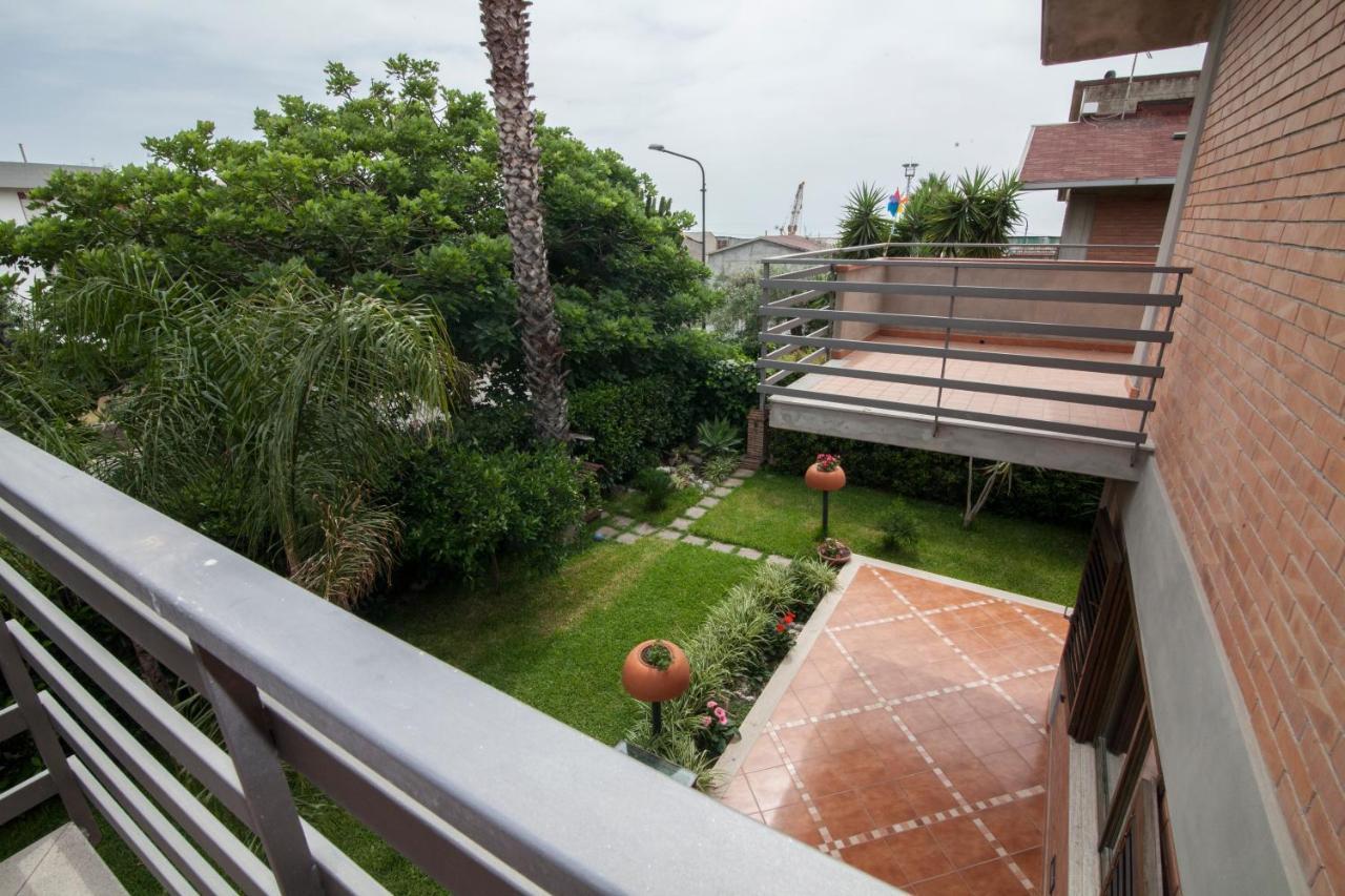 B&B Villa Carmen SantʼAlessio Siculo Exteriör bild