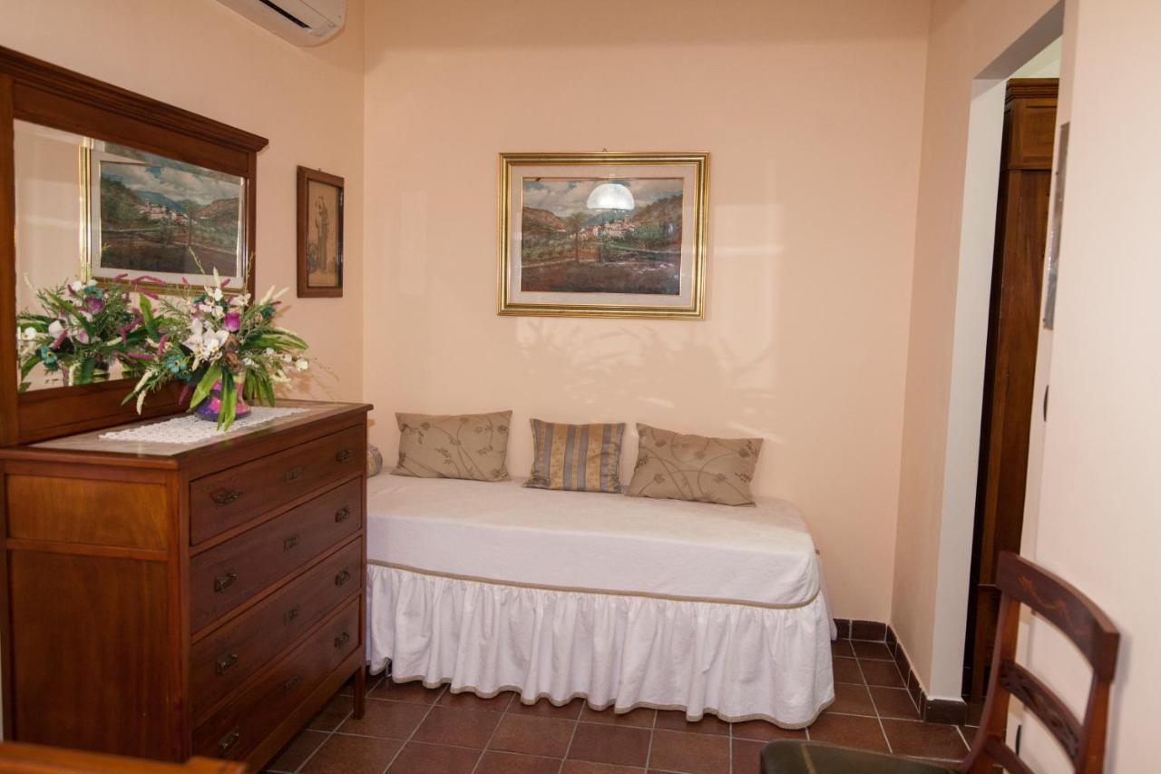 B&B Villa Carmen SantʼAlessio Siculo Exteriör bild