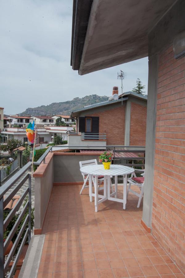 B&B Villa Carmen SantʼAlessio Siculo Exteriör bild