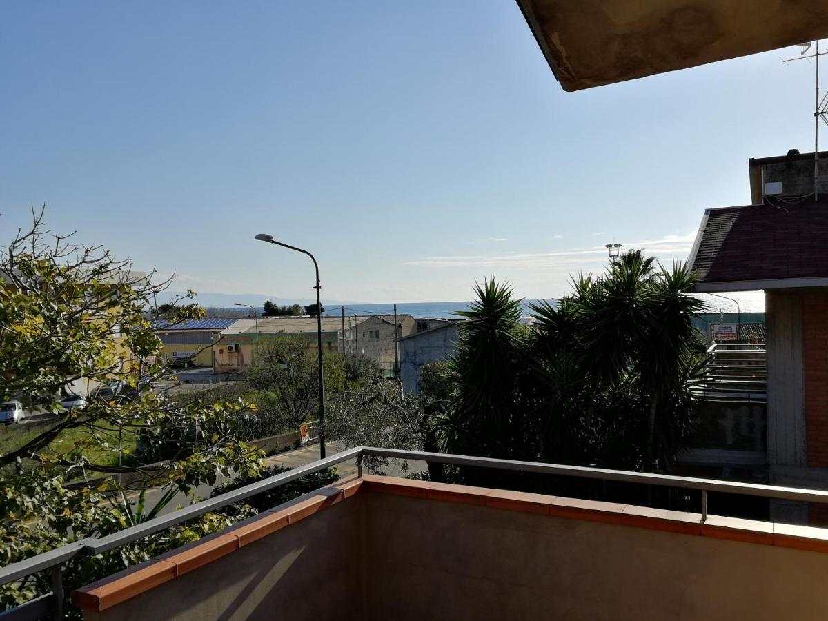 B&B Villa Carmen SantʼAlessio Siculo Exteriör bild